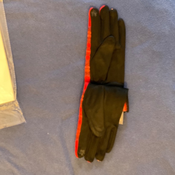 Lovely, soft red tartan gloves - Picture 7 of 7